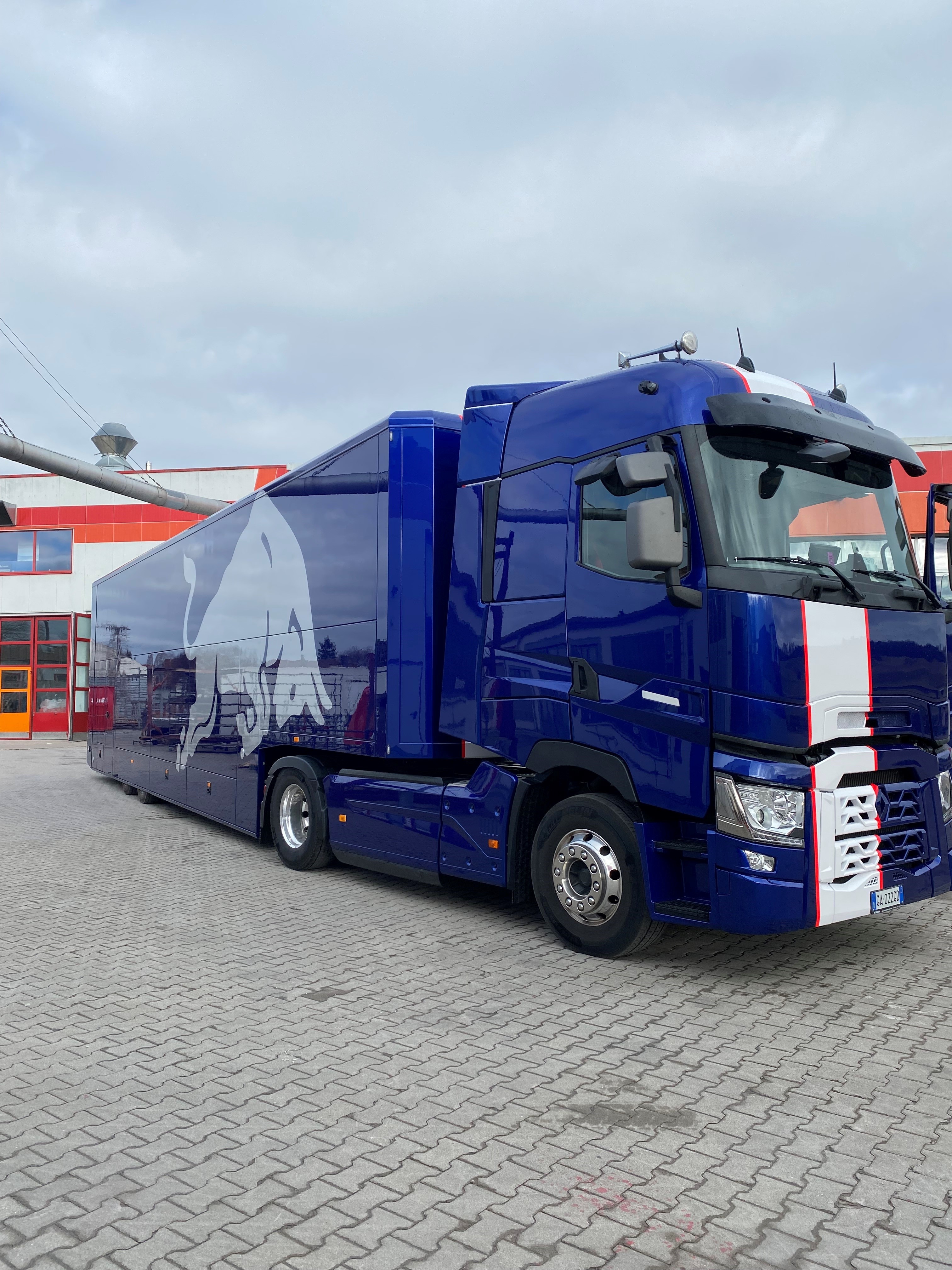 Design-lackierter LKW